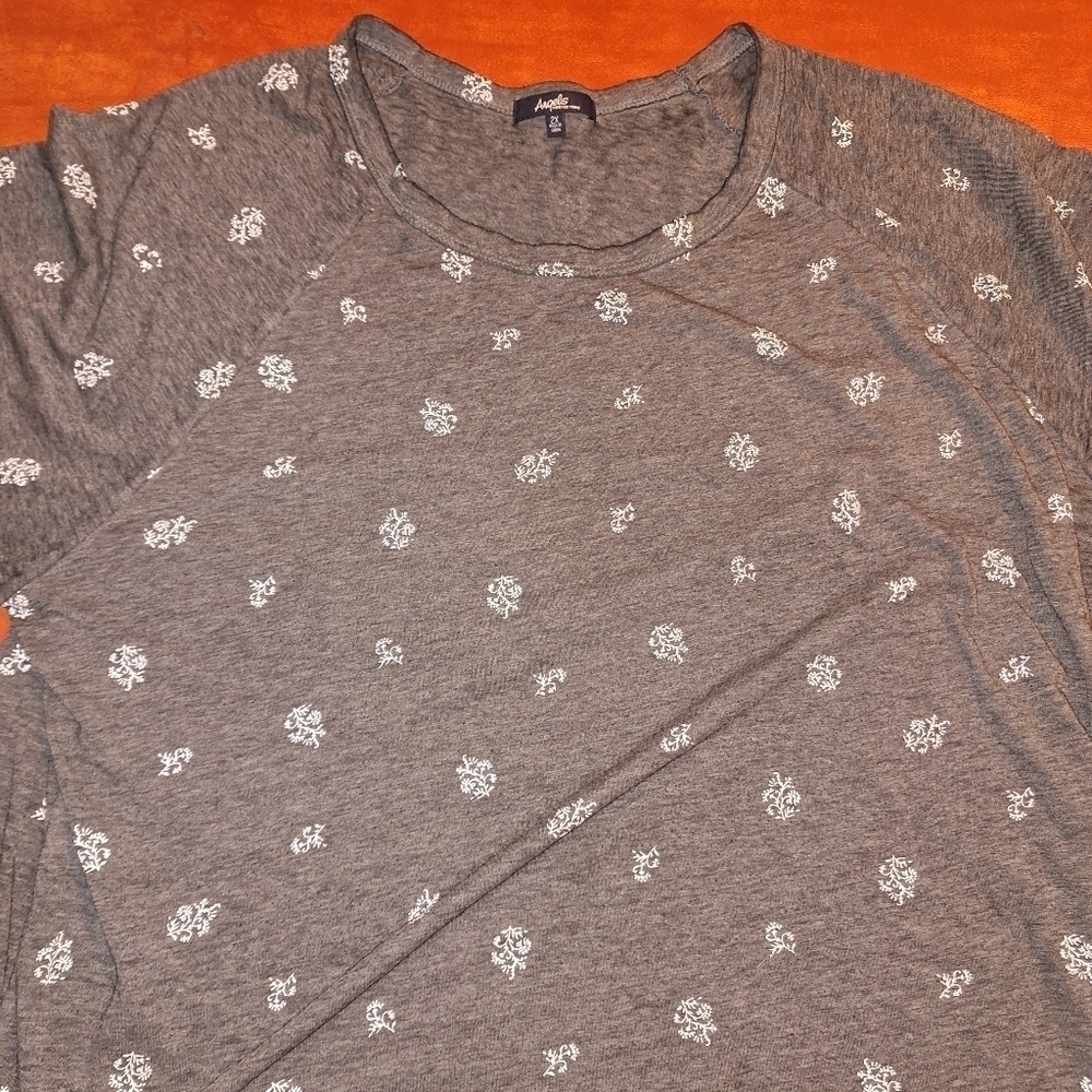Angels Gray Mid Length Sleeve Top Size 2XL